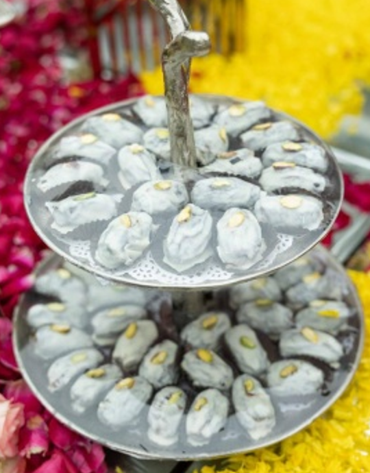 WHITE CHOCOLATE DATES