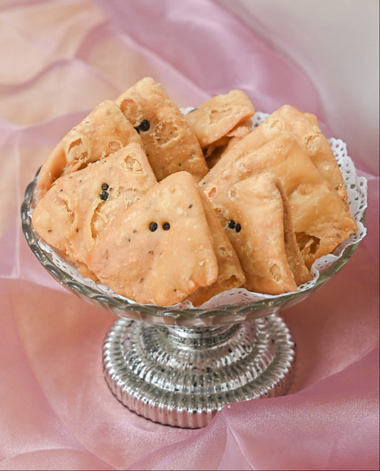 TIKONI MATHRI (1 KG)