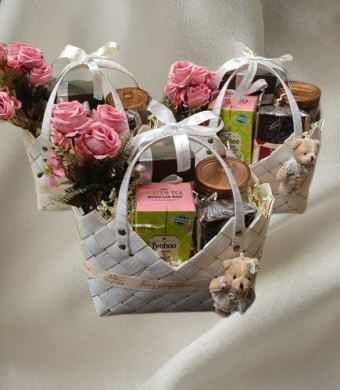 PICNIC BASKET